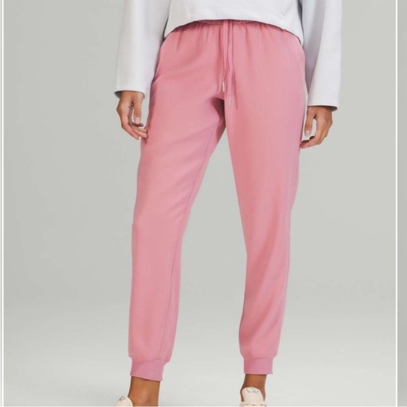 Lululemon On The Fly Jogger Wrinkle Free Pockets Mid Rise Drawstring Sz 4 - Picture 1 of 11